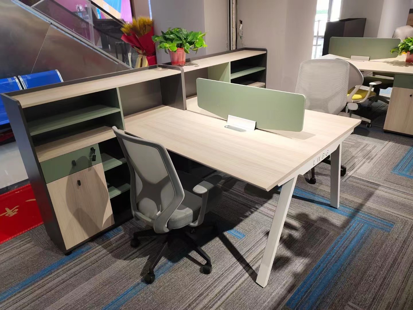 专业生产定制办公家具 工厂及北京展厅 